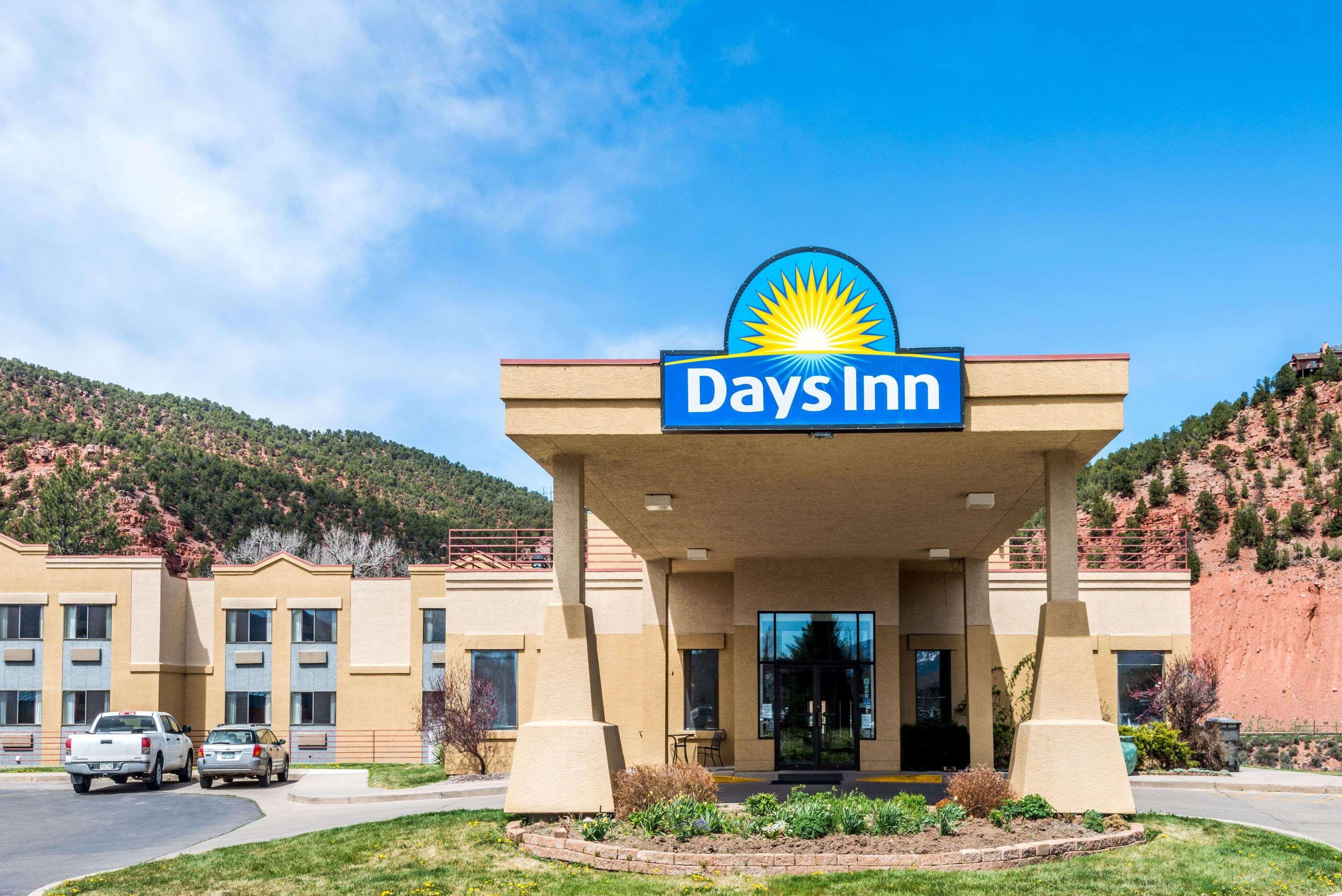 Days Inn By Wyndham Carbondale Exterior photo